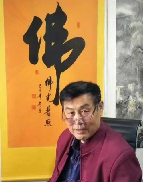 中国网上电视台《新星访谈》——中国写佛第一人东方书画院院长张鸿嵩(图2)