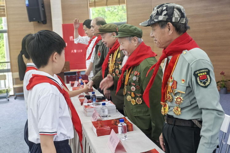 红色爱国主义教育宣讲故事会 --红色文化进校园(图4)
