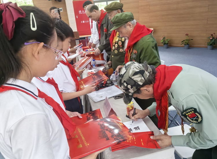红色爱国主义教育宣讲故事会 --红色文化进校园(图14)